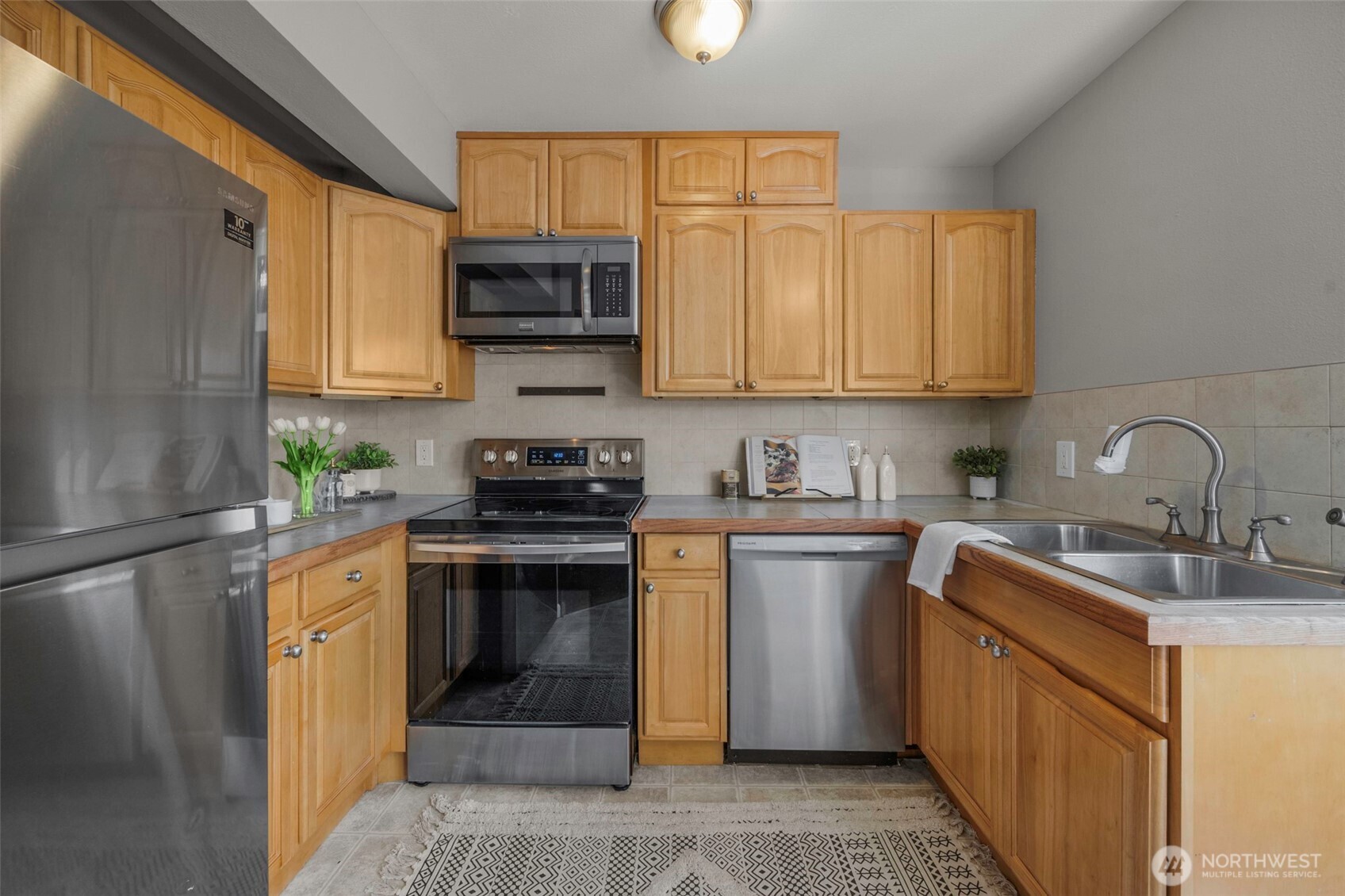 10 East Casino Road, Unit 4 Everett, WA 98208 - Photo 8 of 34