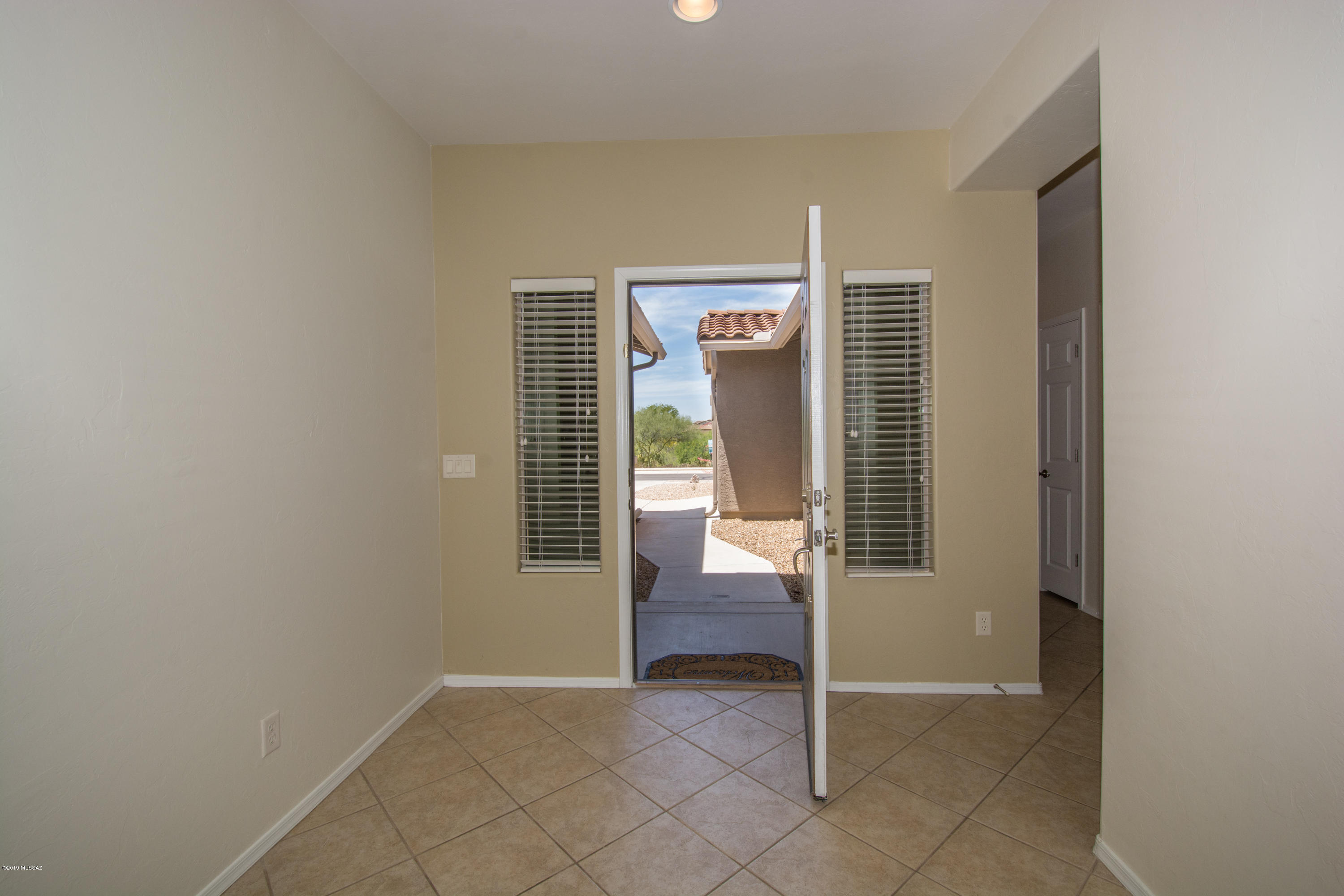 11784 North Peaceful Night Road Tucson, AZ 85737 - Photo 4 of 44