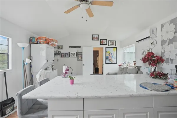 $129,000 | 300 Packing House Avenue, Taft, TX 78390