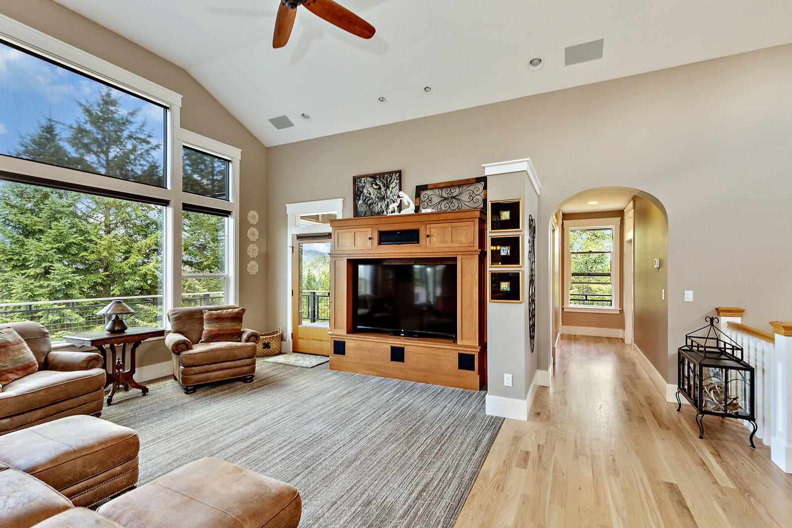 1882 Stewart Road Grants Pass, OR 97526 - Photo 23 of 44 a living room with furniture and a large window
