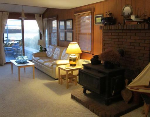 85 Huppers Road Tenants Harbor, ME 04860 - Photo 22 of 24 Living Room.