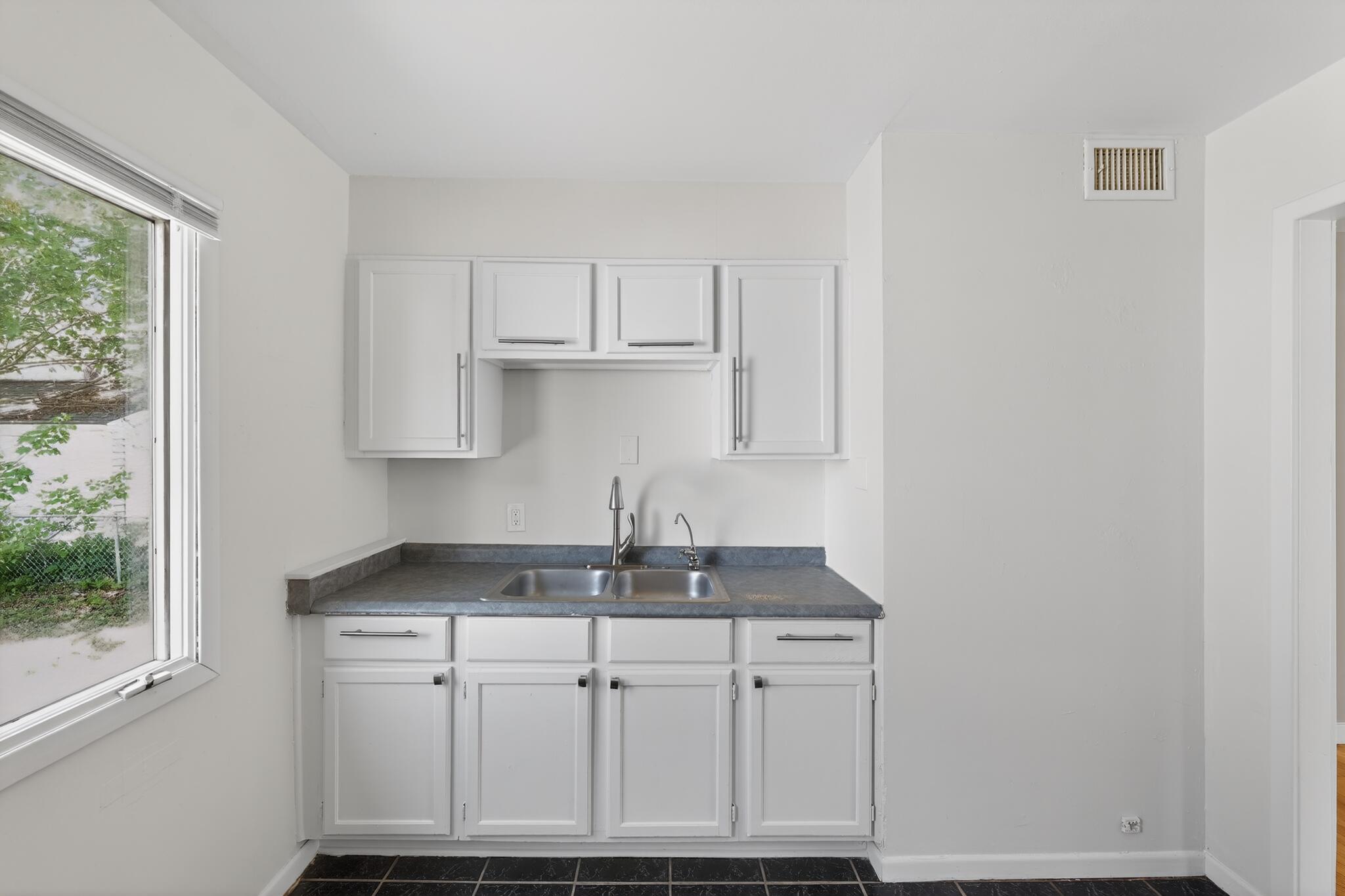 5823 North 36th Street Milwaukee, WI 53209 - Photo 22 of 31 22_5823_N_36th_St-Kitchen-9869