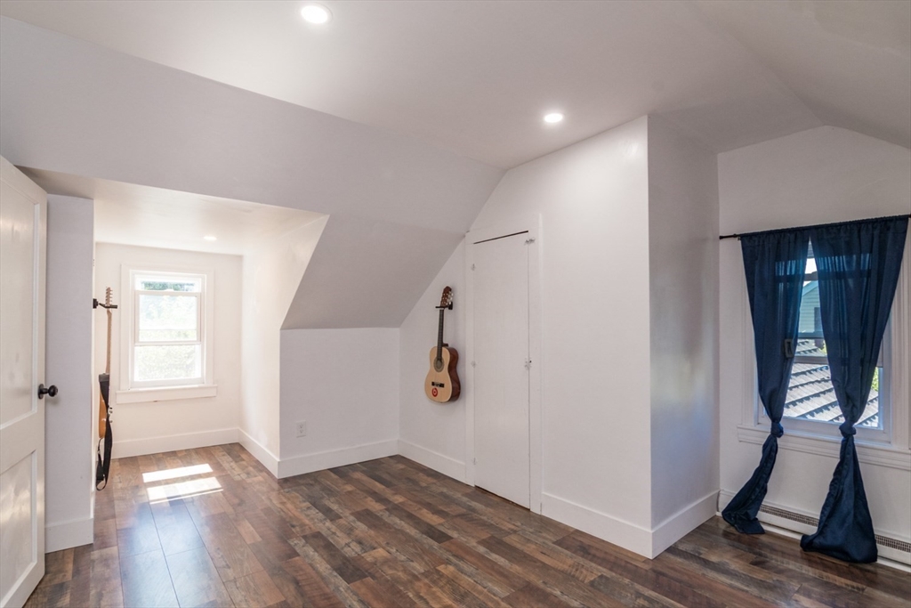 379 Roosevelt Avenue Springfield, MA 01118 - Photo 23 of 32