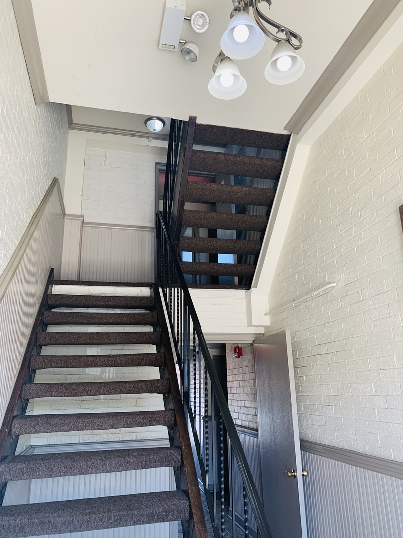 6348 Washington Street, Unit 2C Chicago Ridge, IL 60415 - Photo 2 of 24