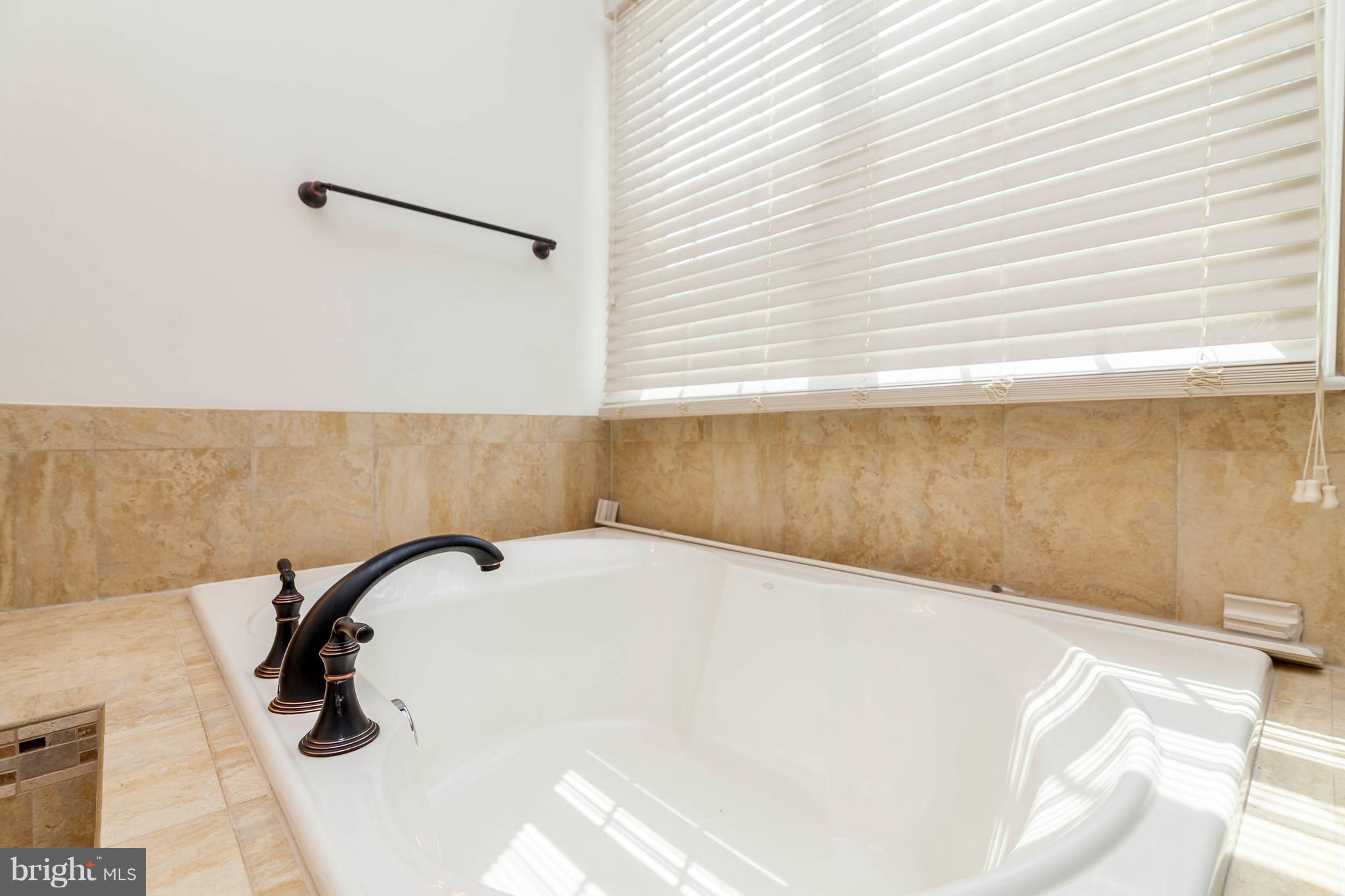 4021 Bridle Ridge Road Upper Marlboro, MD 20772 - Photo 21 of 30 Bath (Master)