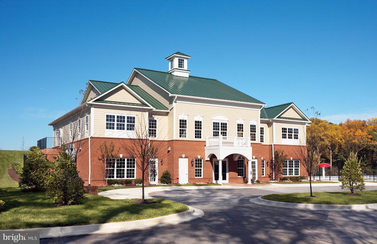 4021 Bridle Ridge Road Upper Marlboro, MD 20772 - Photo 28 of 30 Clubhouse with Pool