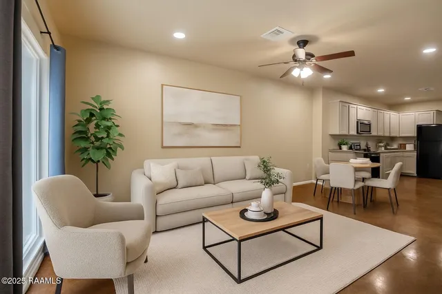 $129,999 | 1402 Jefferson Street, Unit 203, Lafayette, LA 70501