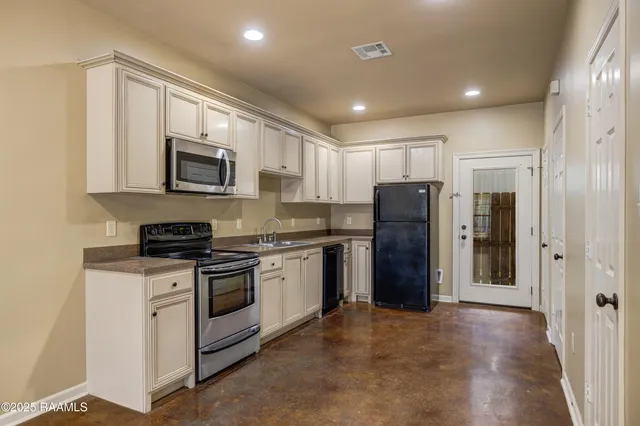 $129,999 | 1402 Jefferson Street, Unit 203, Lafayette, LA 70501