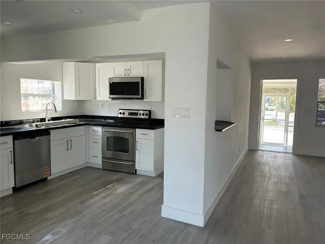 $2,000 | 3835 Arlington Street, Fort Myers, FL 33901