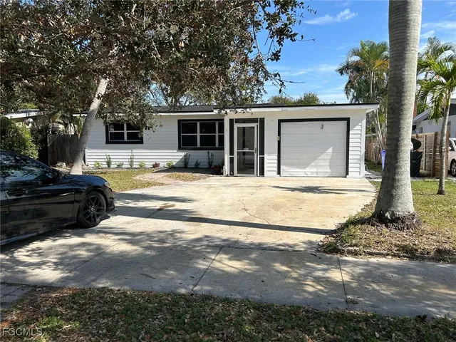 $2,000 | 3835 Arlington Street, Fort Myers, FL 33901