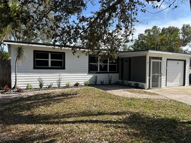 $2,000 | 3835 Arlington Street, Fort Myers, FL 33901