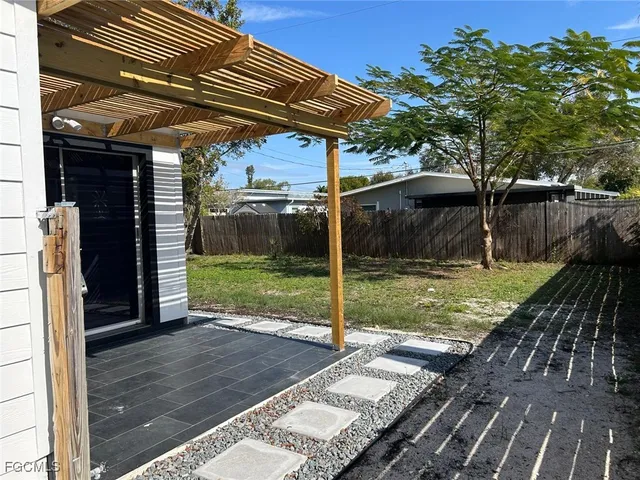 $2,000 | 3835 Arlington Street, Fort Myers, FL 33901