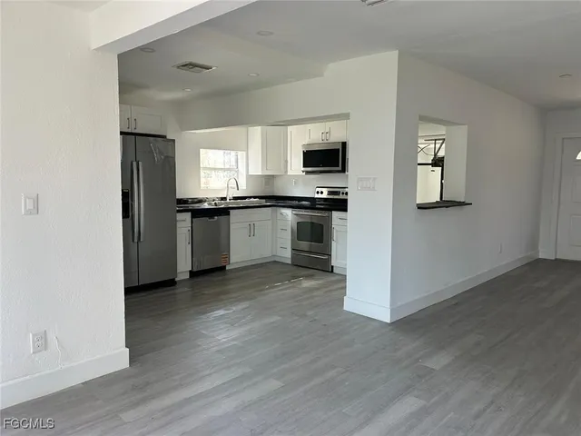 $2,000 | 3835 Arlington Street, Fort Myers, FL 33901