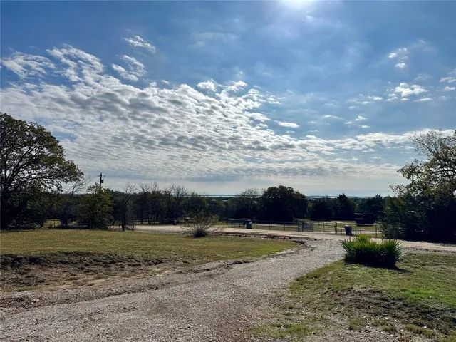 $252,000 | 1345 Oak Hill Road, Valley View, TX 76272