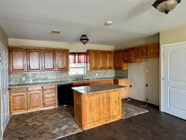 $252,000 | 1345 Oak Hill Road, Valley View, TX 76272