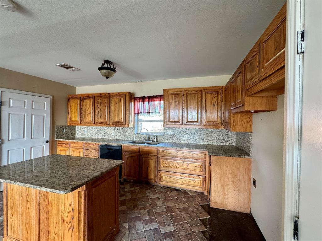 1345 Oak Hill Road Valley View, TX 76272 - Photo 6 of 16