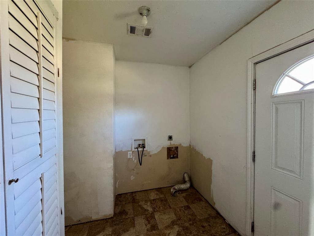 1345 Oak Hill Road Valley View, TX 76272 - Photo 7 of 16