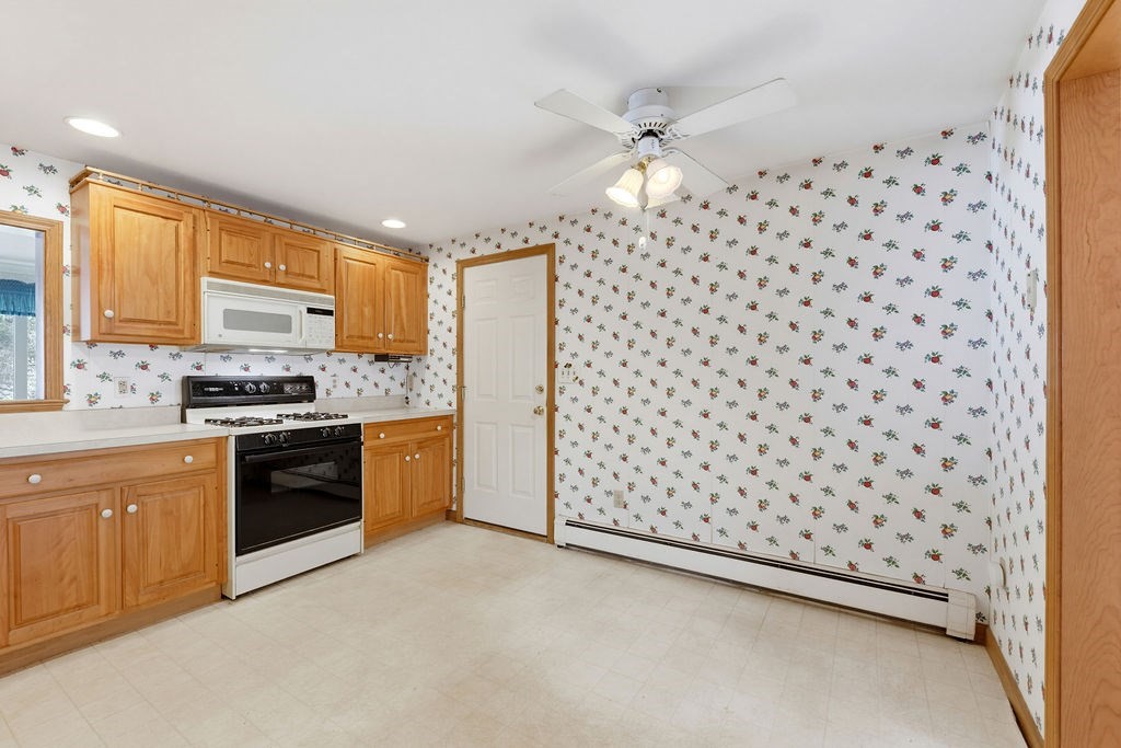 24 Cinnamon Circle, Unit 24 Walpole, MA 02081 - Photo 7 of 30