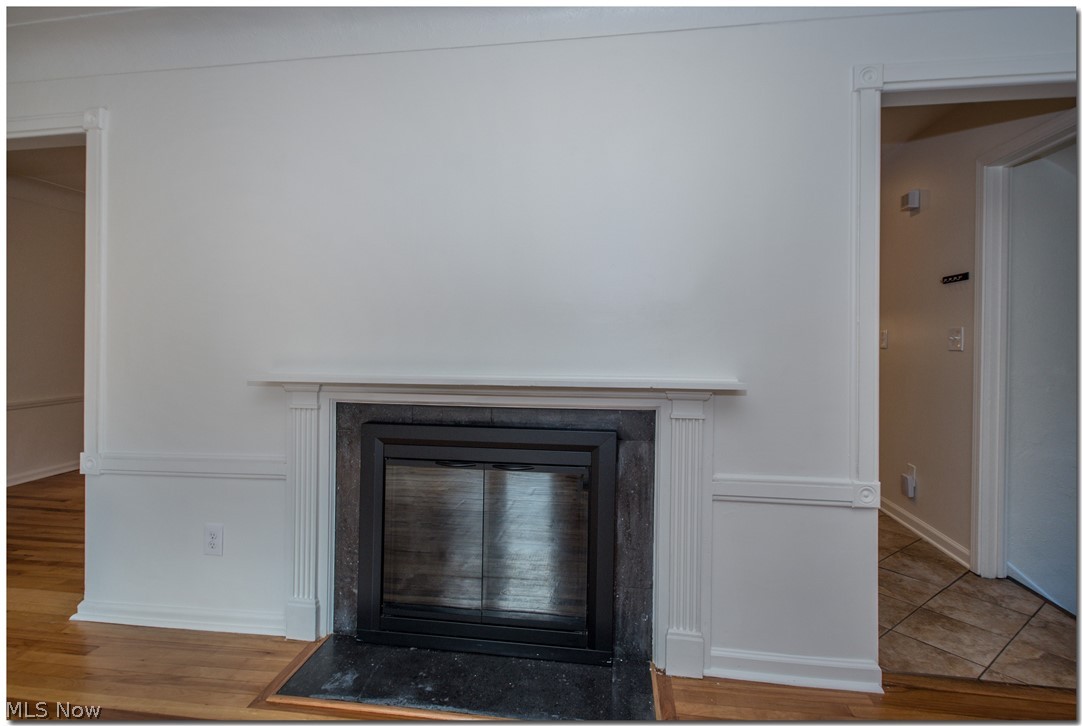 2416 Fenwick Road Cleveland, OH 44118 - Photo 6 of 35