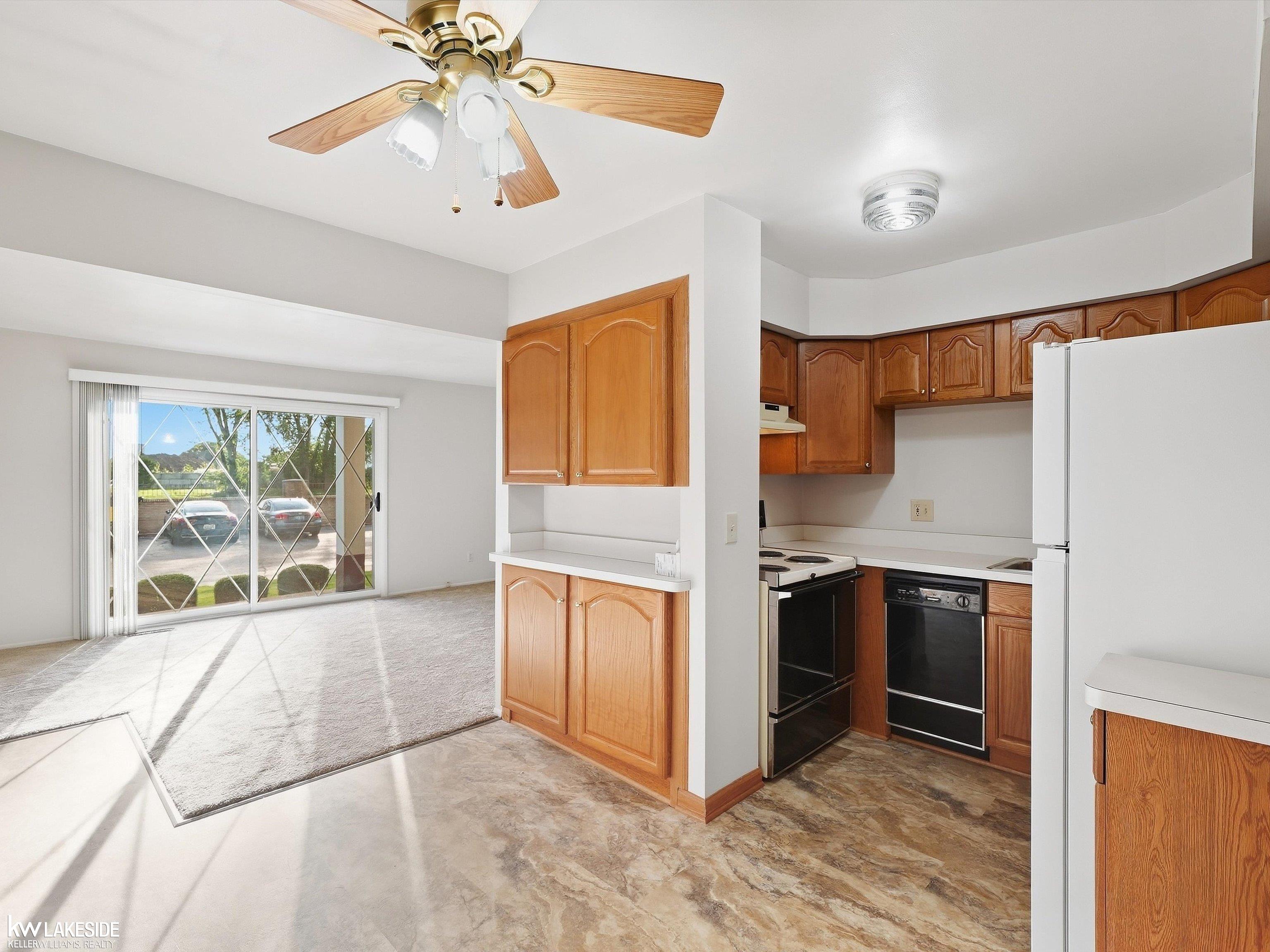 29313 Hayes Road, Unit 35 Warren, MI 48088 - Photo 7 of 23 Gallery Image 7