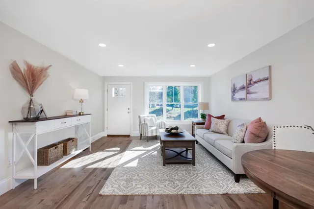 $1,200,000 | 8 Acadia Drive, Hudson, NH 03051