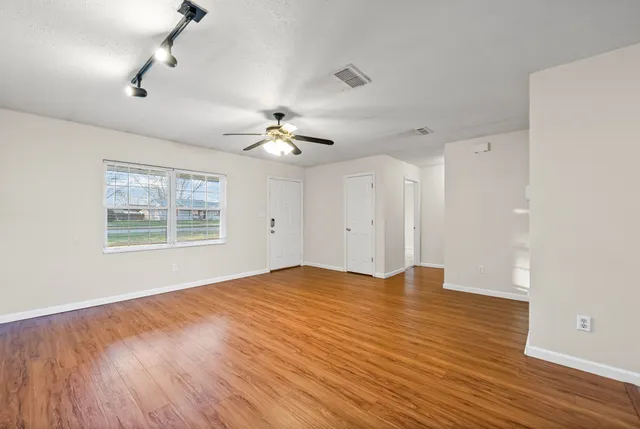 $1,350 | 1174 Schatten Street, Oak Grove, KY 42262