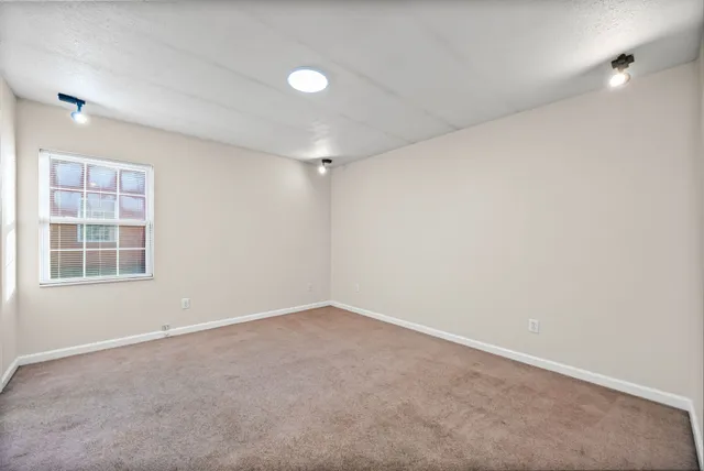 $1,350 | 1174 Schatten Street, Oak Grove, KY 42262