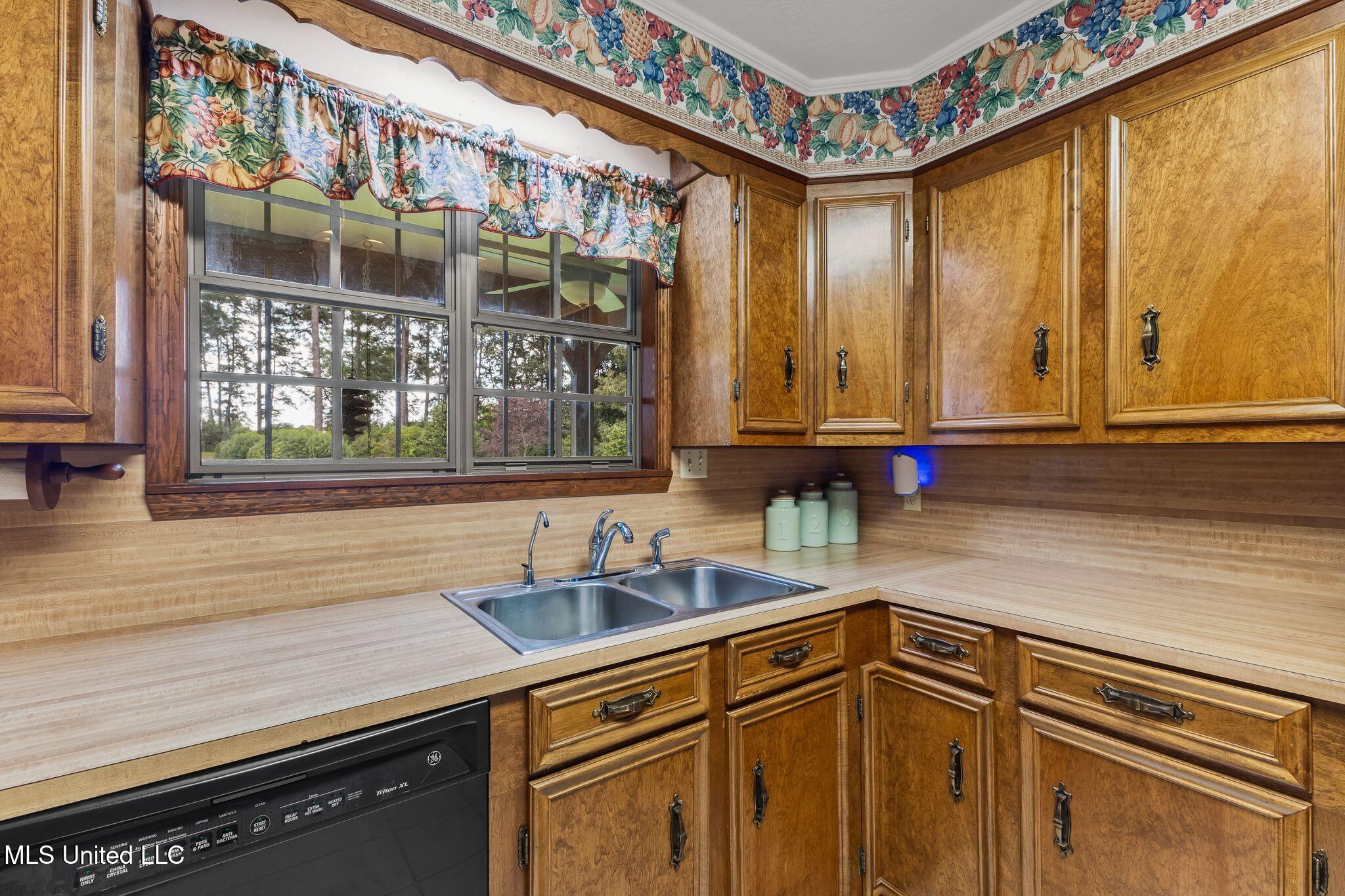 307 Salem School Road Collins, MS 39428 - Photo 18 of 55 307_Salem_School_Rd-17