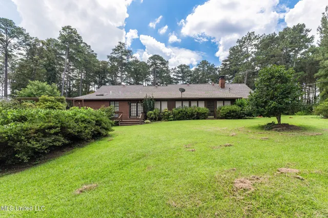 $424,000 | 307 Salem School Road, Collins, MS 39428