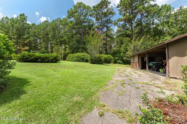 $424,000 | 307 Salem School Road, Collins, MS 39428