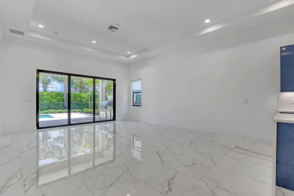 $9,750 | 13501 Artisan Circle, Palm Beach Gardens, FL 33418
