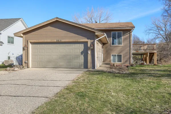 $375,000 | 2015 Heritage Drive, Shakopee, MN 55379