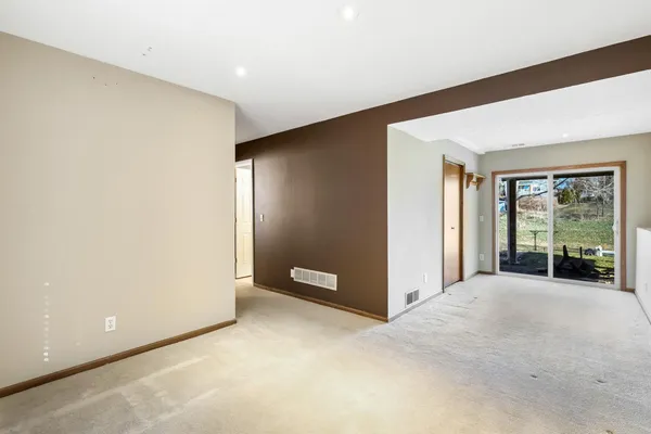 $375,000 | 2015 Heritage Drive, Shakopee, MN 55379