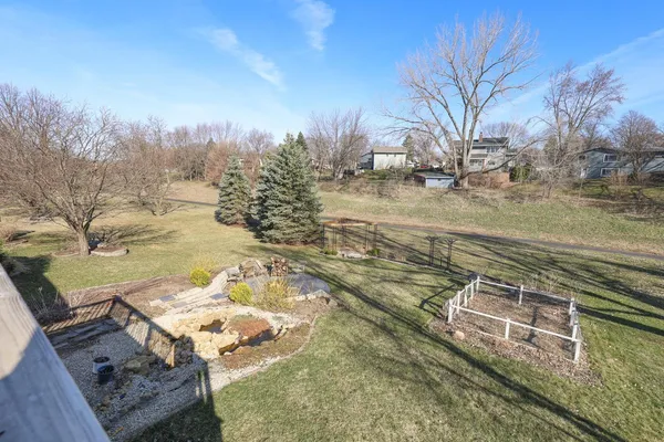 $375,000 | 2015 Heritage Drive, Shakopee, MN 55379