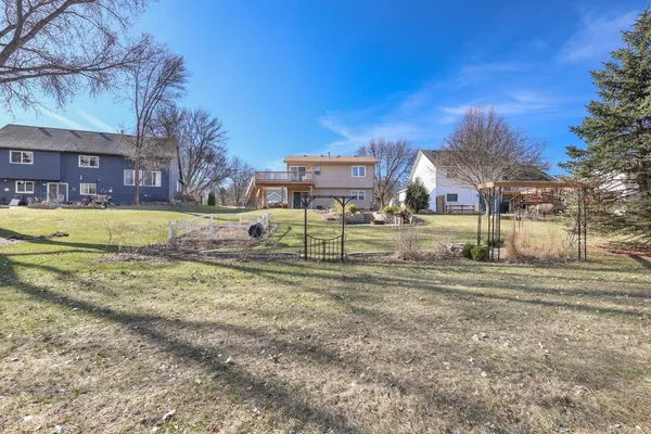 $375,000 | 2015 Heritage Drive, Shakopee, MN 55379