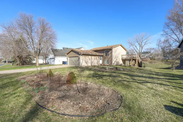 $375,000 | 2015 Heritage Drive, Shakopee, MN 55379