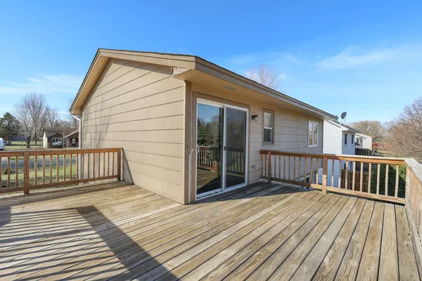 $375,000 | 2015 Heritage Drive, Shakopee, MN 55379