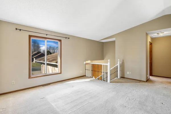 $375,000 | 2015 Heritage Drive, Shakopee, MN 55379