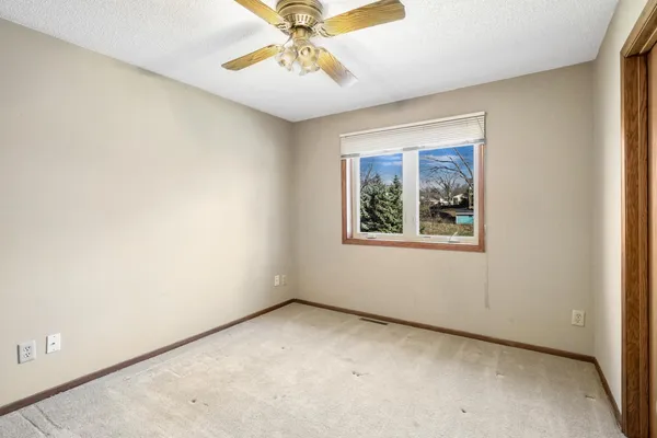 $375,000 | 2015 Heritage Drive, Shakopee, MN 55379