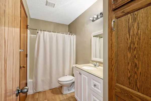 $375,000 | 2015 Heritage Drive, Shakopee, MN 55379