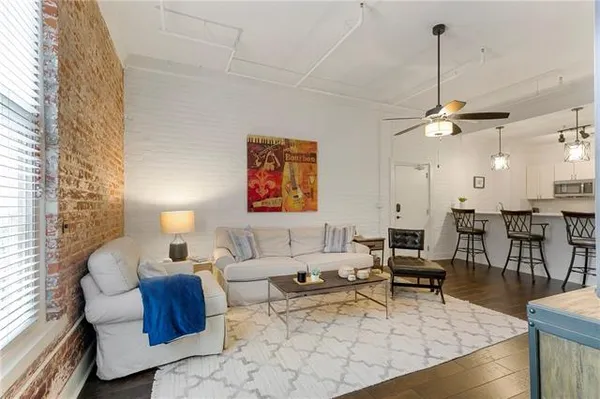 $2,600 | 633 Tchoupitoulas Street, Unit 6, New Orleans, LA 70130