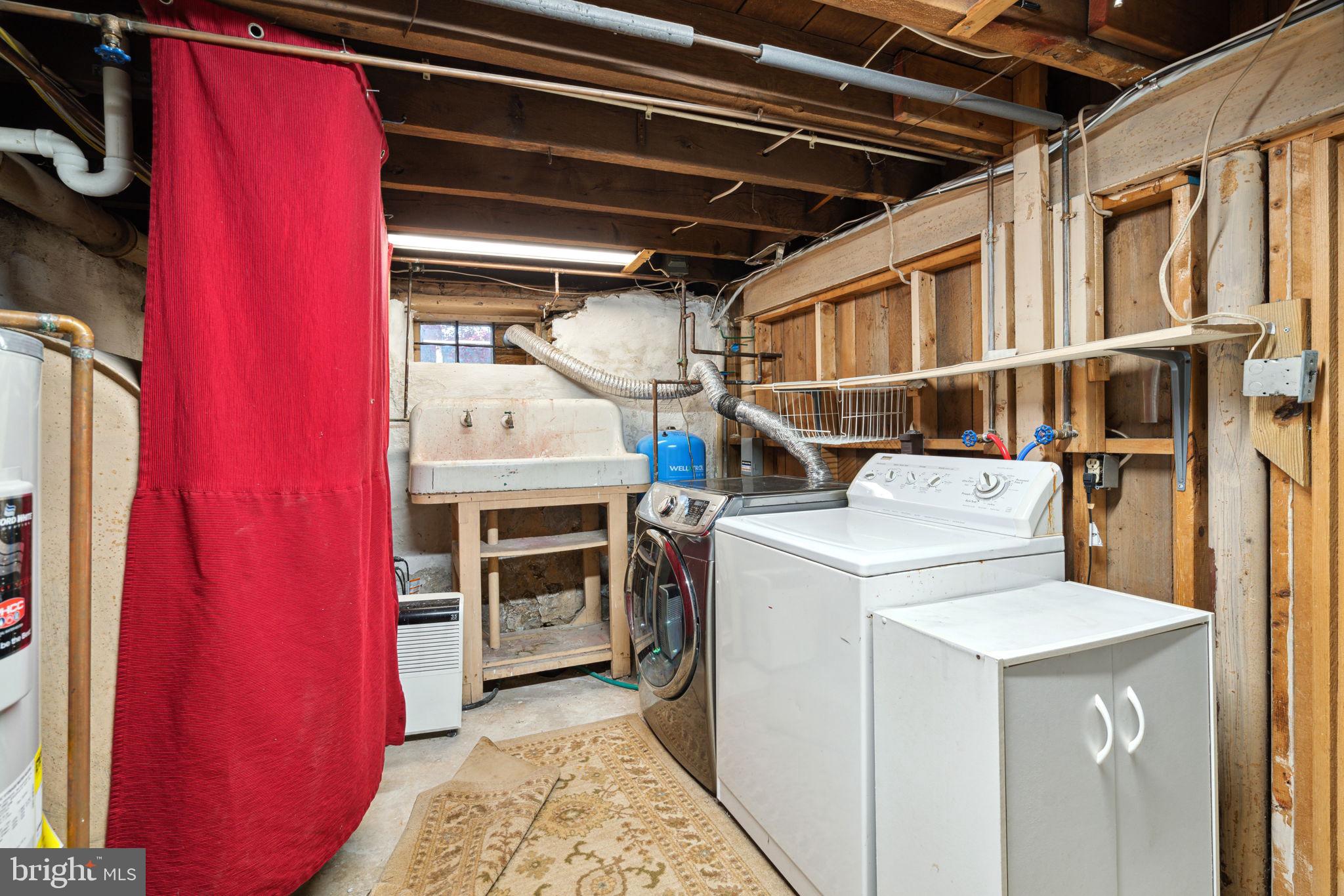 162 Sheehan Road Avondale, PA 19311 - Photo 49 of 83 a utility room with dryer and washer