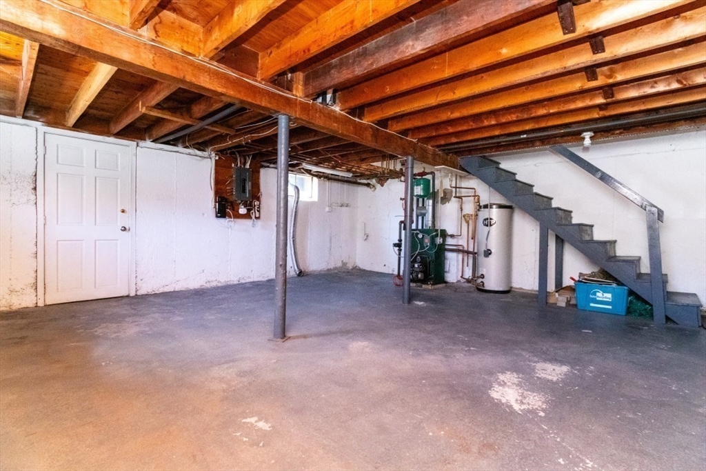 17 Charles Road, Unit 17 Winchester, MA 01890 - Photo 11 of 40 Gallery Image 11