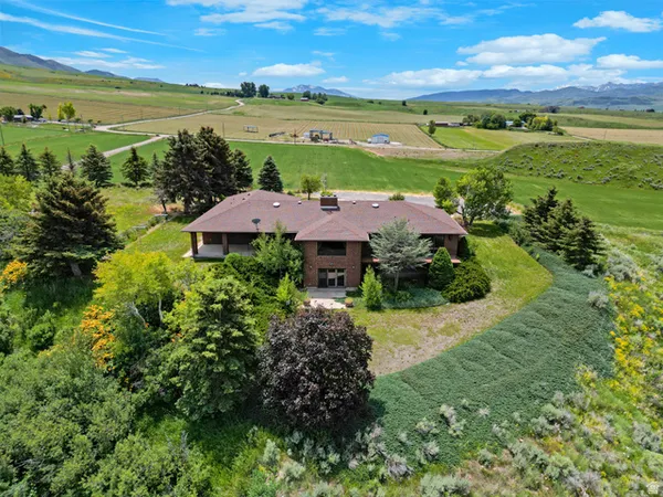 $1,250,000 | 777 East 6600th Street South, Hyrum, UT 84319