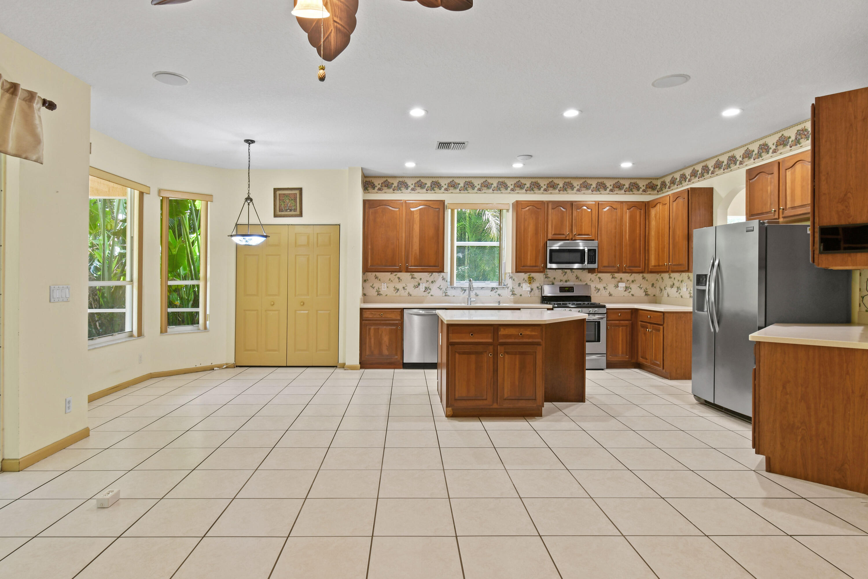 575 Scrubjay Lane Jupiter, FL 33458 - Photo 12 of 60 Large Kitchen
