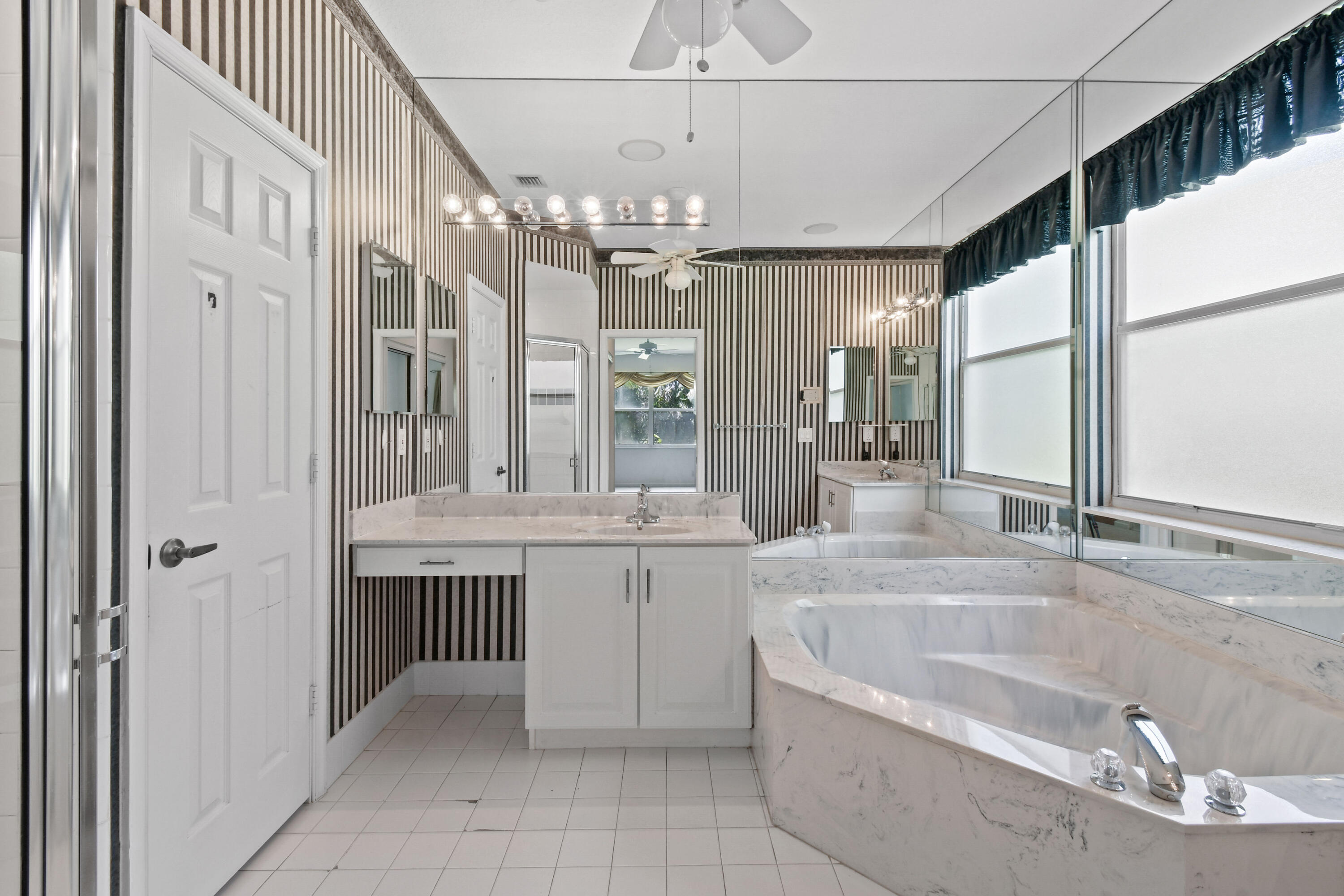 575 Scrubjay Lane Jupiter, FL 33458 - Photo 21 of 60 Primary Bathroom