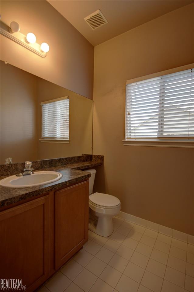 8403 East Pearson Road Utica, MI 48316 - Photo 8 of 18 31278730-7.JPG