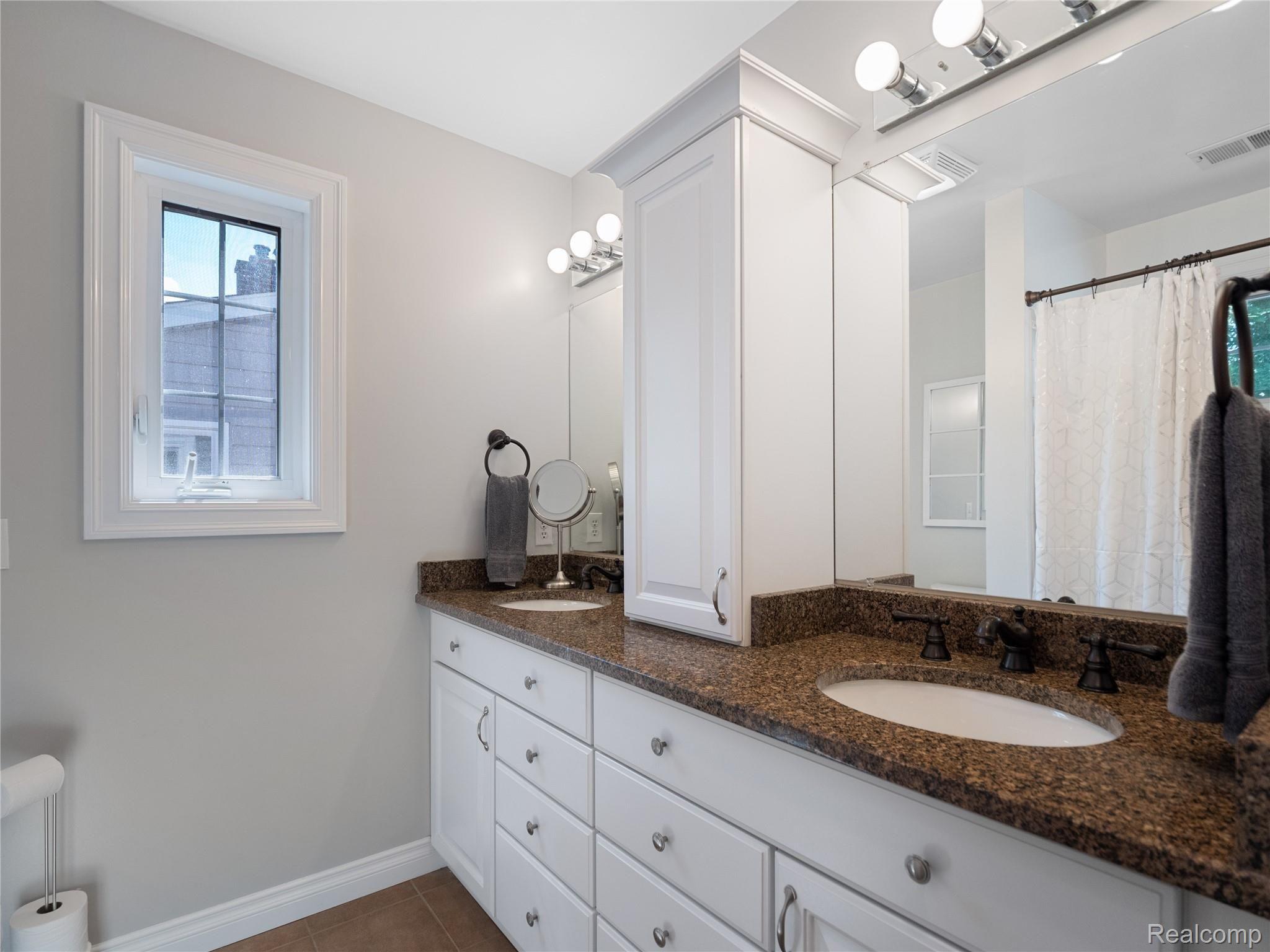 2339 Manchester Road Birmingham, MI 48009 - Photo 14 of 20 Double Sinks in Upper Level Main Bath