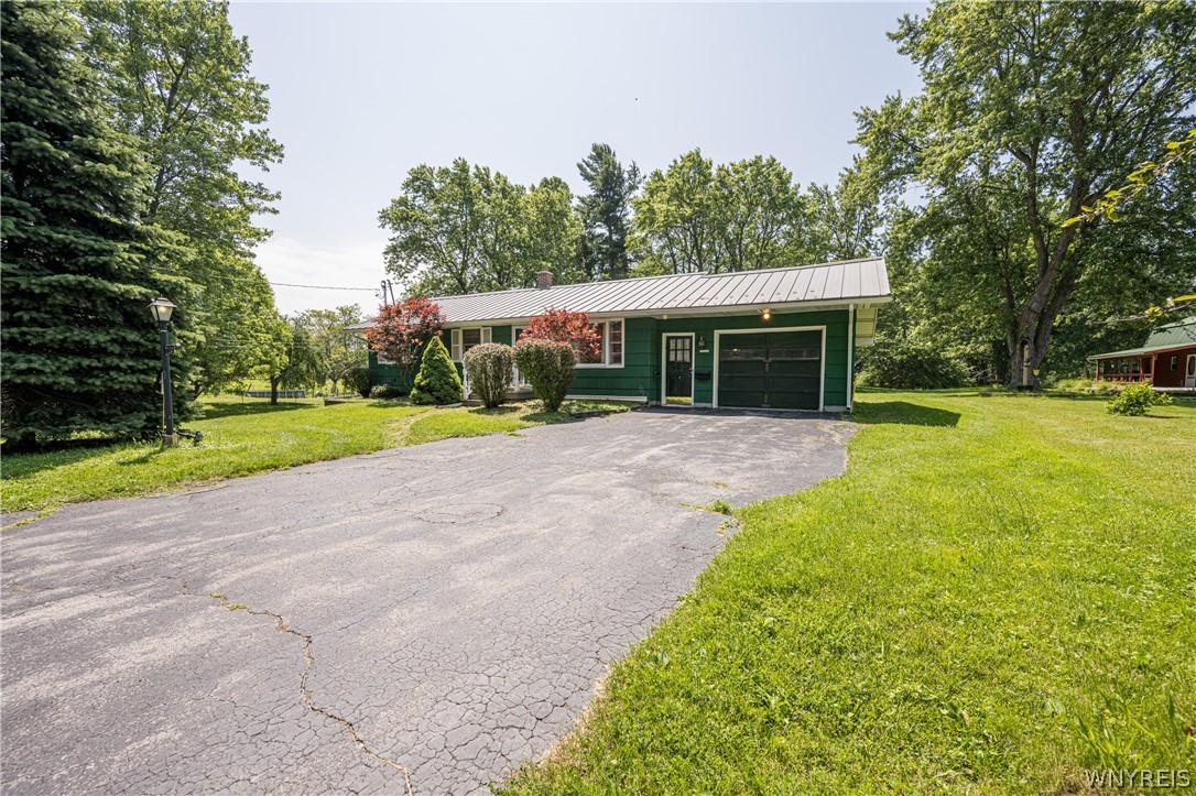 181 Cayuga Creek Road Cheektowaga, NY 14227 - Photo 1 of 47