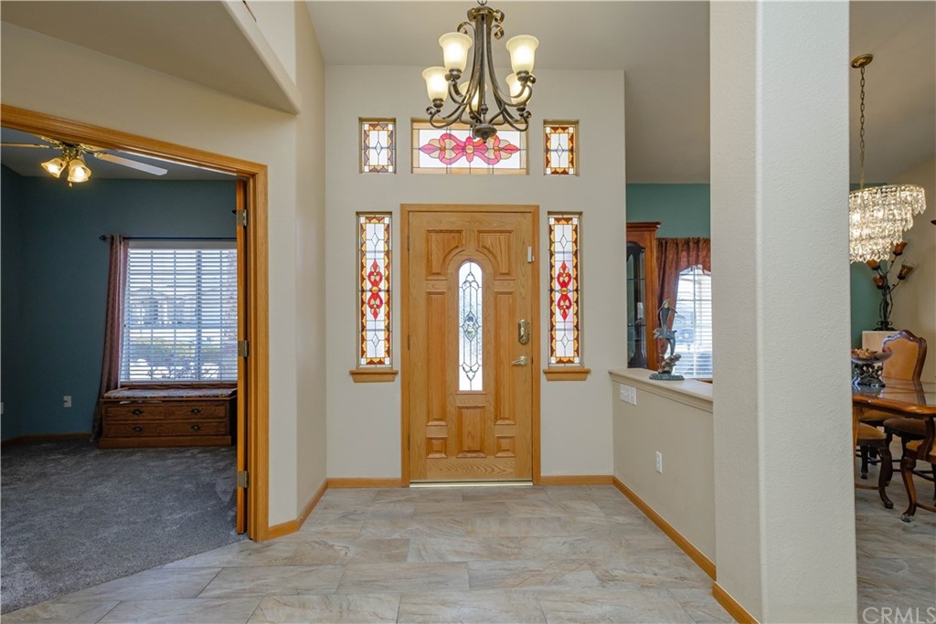 16196 Ridge View Drive Apple Valley, CA 92307 - Photo 10 of 68